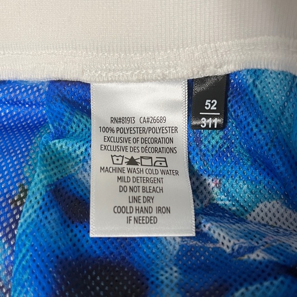 NWT - Robert Graham Men’s Limited Edition Classic Fit Basketball Shorts - Size L - Picture 12 of 12